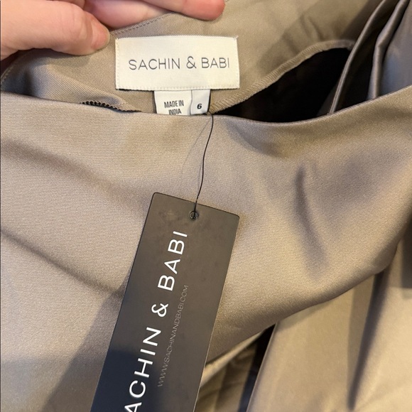 Sachin & Babi Bonnie Gown - Picture 6 of 12